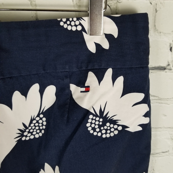 TOMMY HILFIGER | floral stretch capris pants - Picture 3 of 7